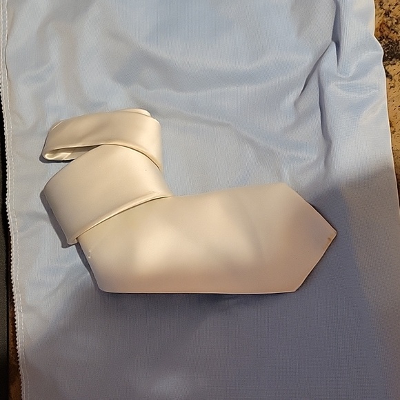 Men's Tie - Picture 1 of 4